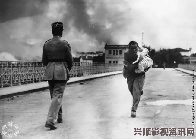 双膝之间1984：探寻历史的印记与人性的反思