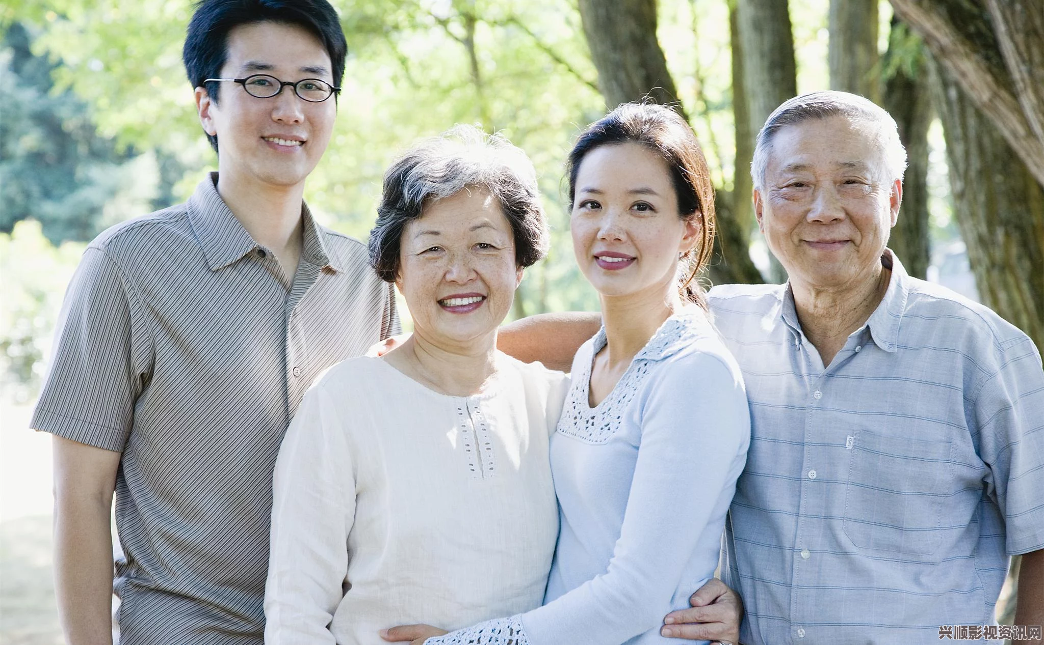 当女婿在家庭聚会上一会叫妈一会叫阿姨，背后隐藏的亲密关系与尴尬瞬间