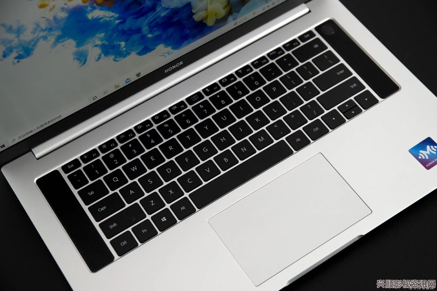 适合1819岁年轻人的MacBook Pro高清版：极致性能与流畅体验的完美结合