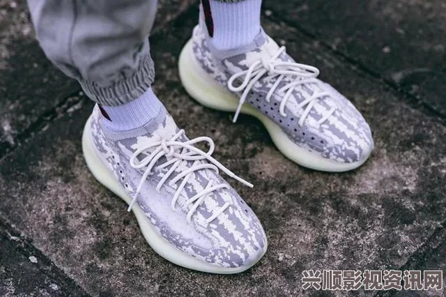 Yeezy 380蜜桃粉与白色款即将下架，收藏潮鞋的最后机会！